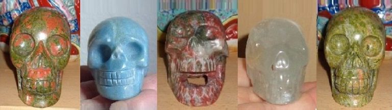 singender Unakit Kristallschädel blauer Trolleit Topas
