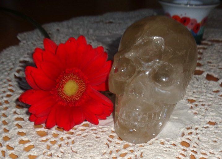 Kristallschädel Natur Citrin 690 g Kristallschädel Natur Citrin 690 g