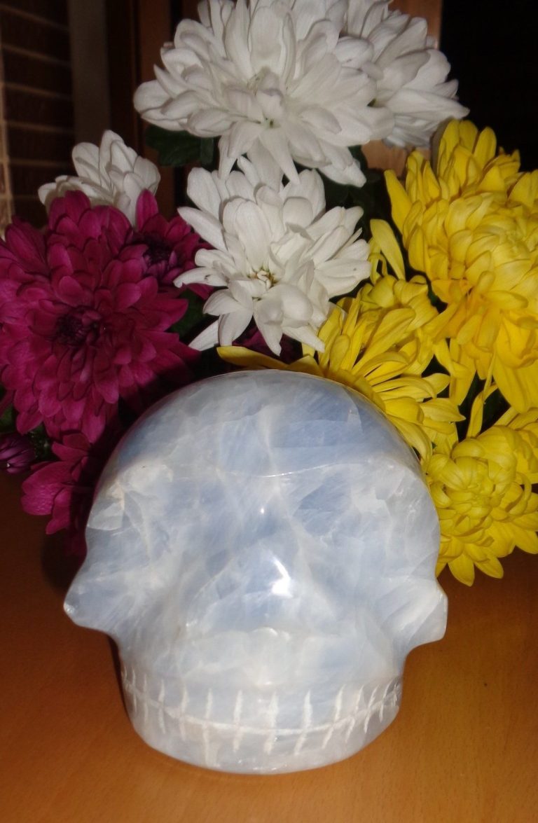 Kristallschädel blauer Calcit 1,28 kg Helaria Sonderangebot