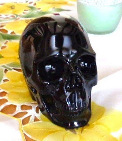 Herzblatt schwarzer Obsidian Kristallschädel 670 g Herzblatt schwarzer Obsidian Kristallschädel 670 g