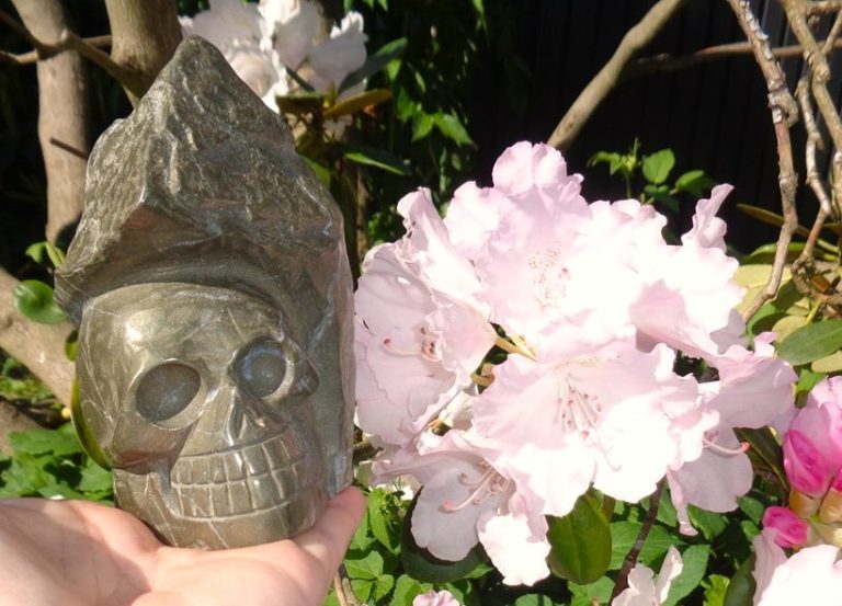 großer Pyrit Kristallschädel 940 g 