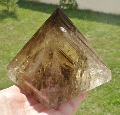 Rauchcitrin Pyramide 650 g energetisiert