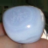 Blauer Chalcedon 25 g Trommelstein