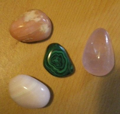 Herz Chakra Edelstein Set rosa Andenopal, Rosenquarz, Malachit, Mangano Calcit