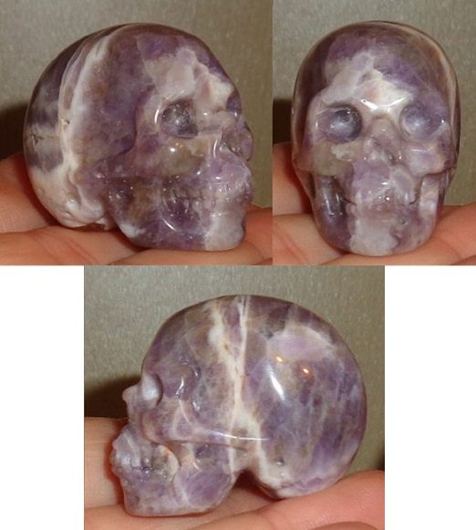 kleiner Chevron Amethyst Kristallschädel 40 g