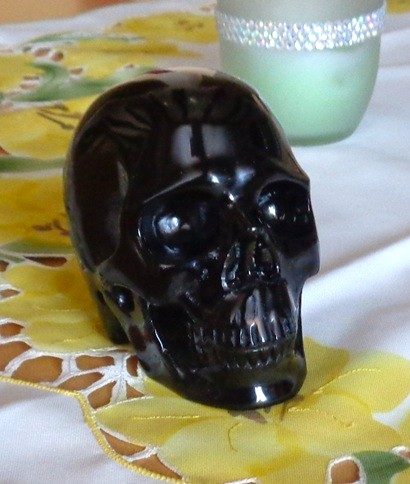 schwarzer Obsidian Kristallschädel 670 g