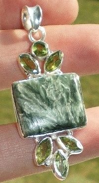 Seraphinit mit Peridot Anhänger 925 Silber